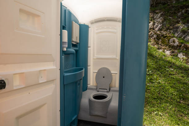 Portable Toilet Options We Offer in Parma, OH